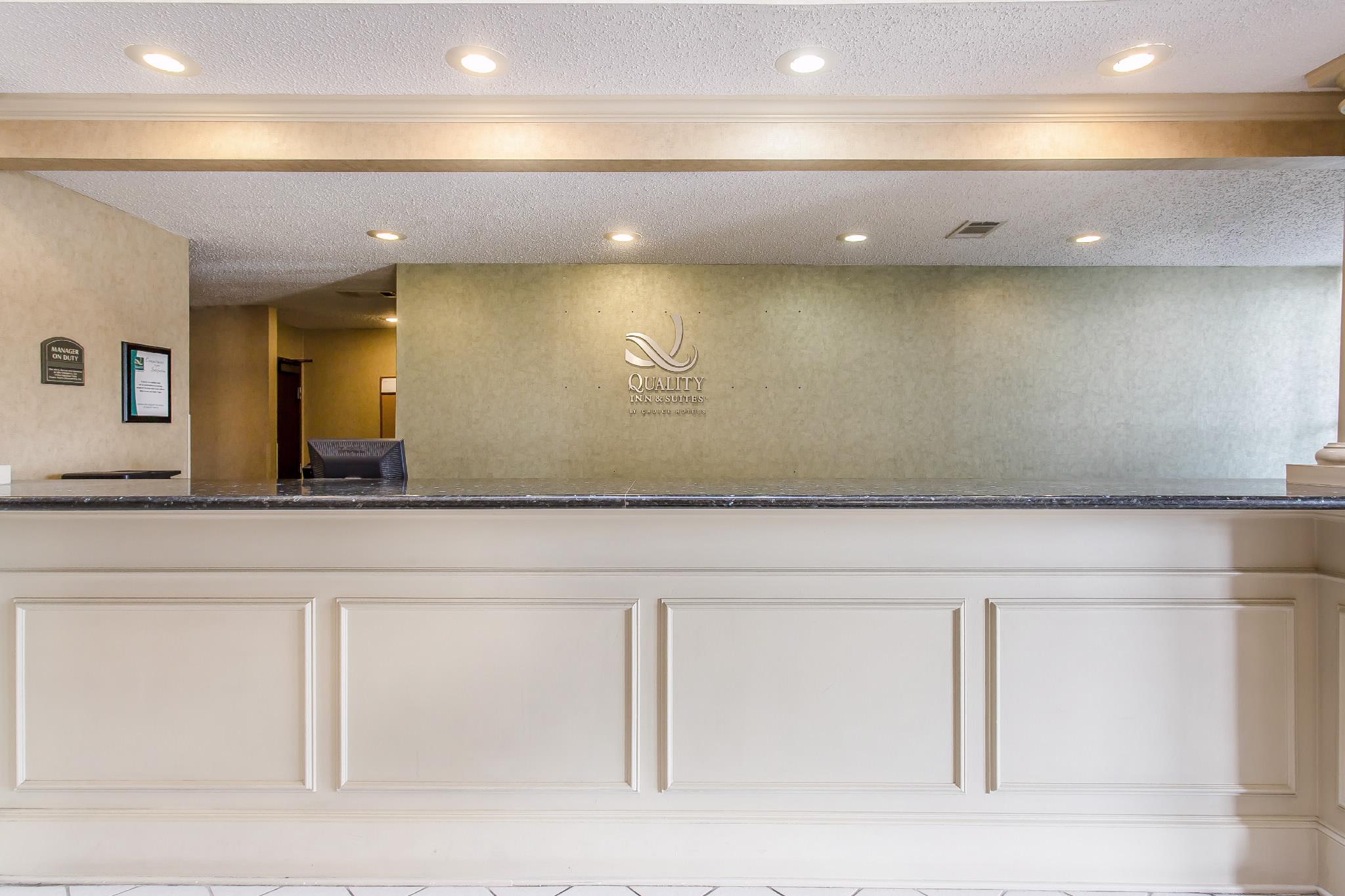 Quality Inn & Suites Дюрант Екстериор снимка