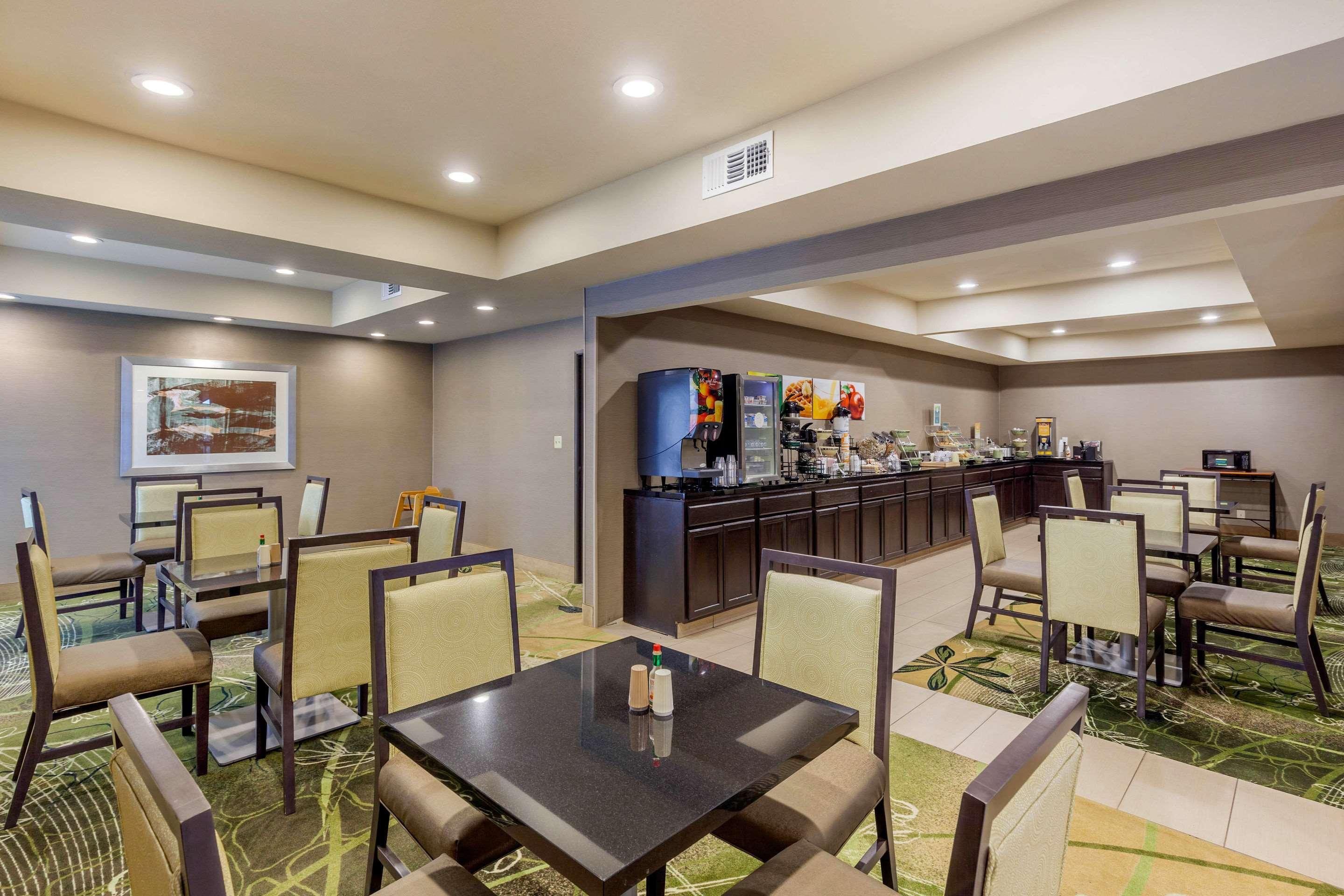 Quality Inn & Suites Дюрант Екстериор снимка
