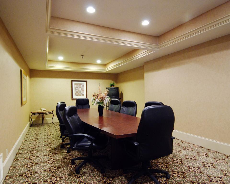 Quality Inn & Suites Дюрант Екстериор снимка